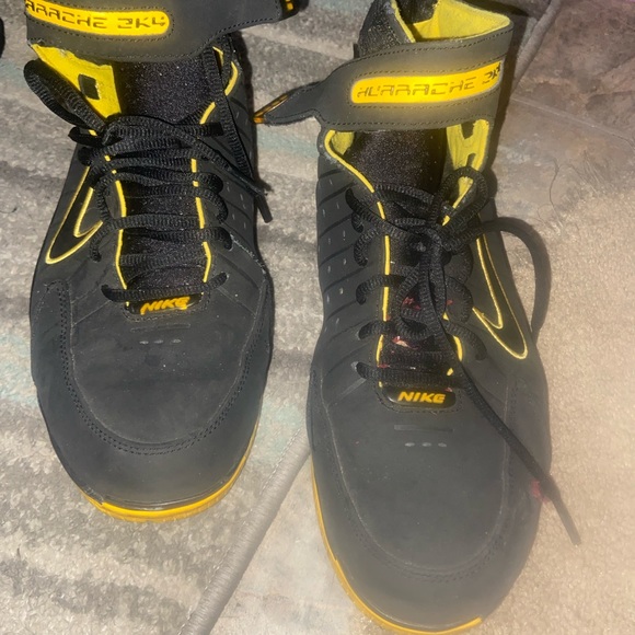 Mens Black and Yrllow Nile Sneaker Size mens 11 - Picture 1 of 4